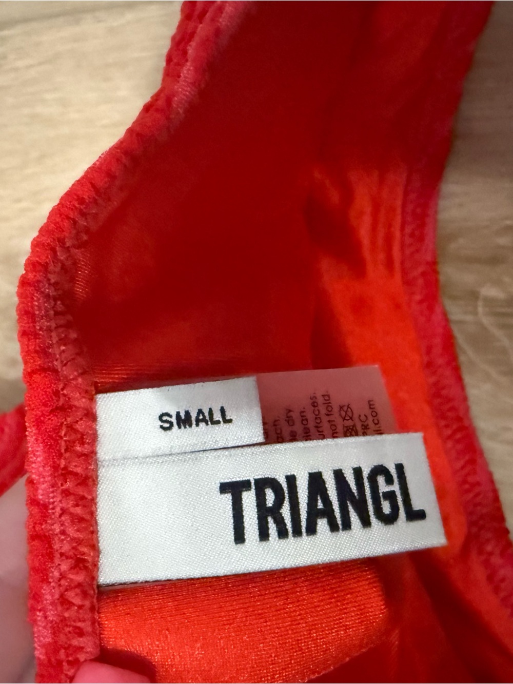 Triangl - Red Set - Picture 3 of 6
